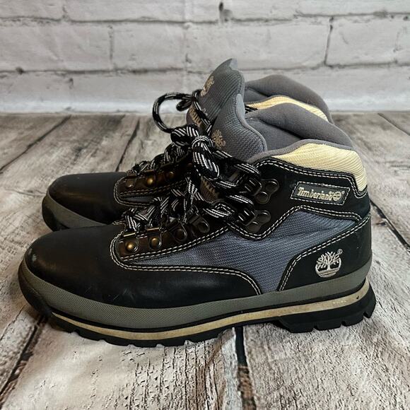 D10 Timberland Woman’s Gray & Black Leather Ankle Boots, Size 7.5, Pre-owned - Picture 4 of 8